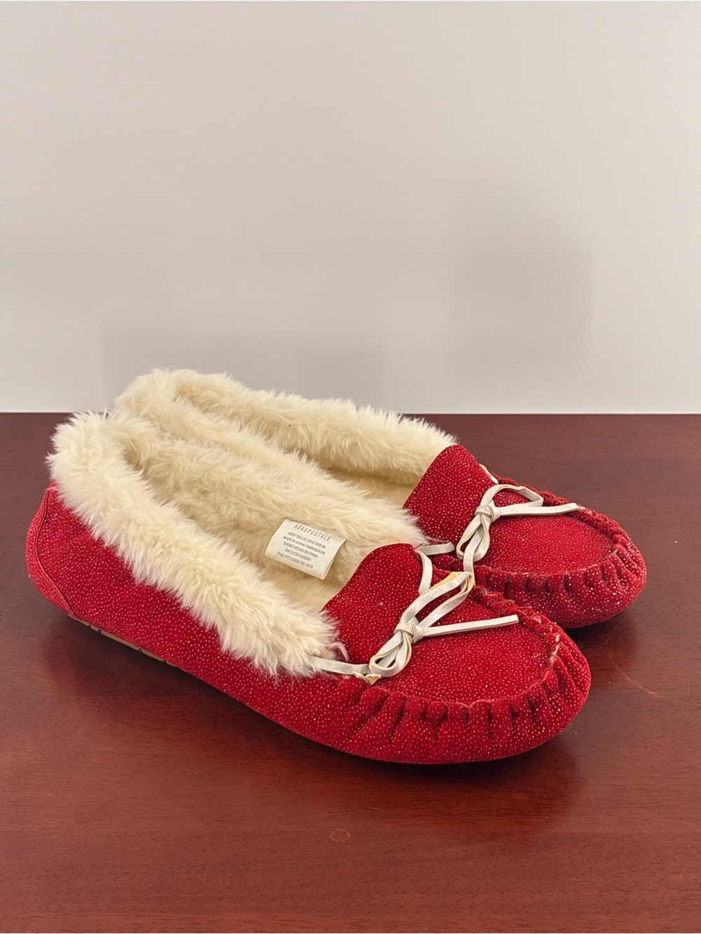 Aeropostale Red Moccasin Slippers with Cream Faux-Fur Trim - Picture 6 of 9